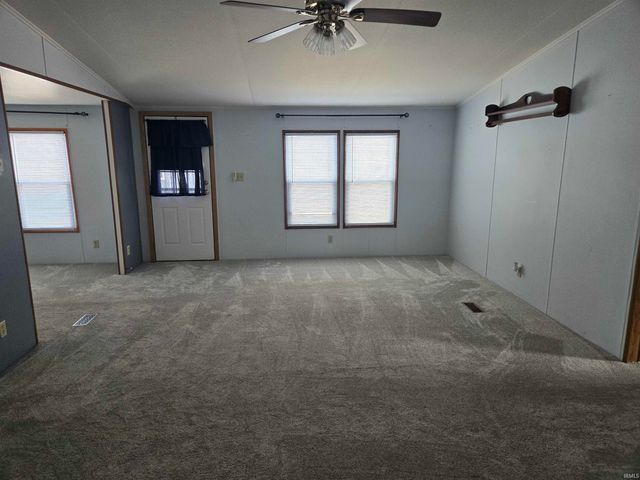 11 Ems B6a Lane, Leesburg, IN 46538