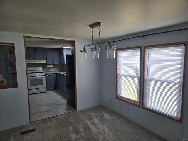 11 Ems B6a Lane, Leesburg, IN 46538