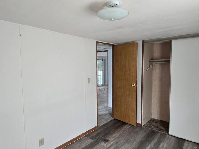 11 Ems B6a Lane, Leesburg, IN 46538