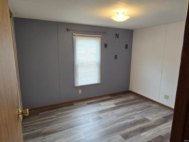 11 Ems B6a Lane, Leesburg, IN 46538