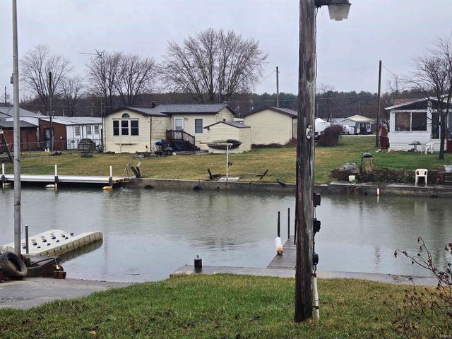 11 Ems B6a Lane, Leesburg, IN 46538