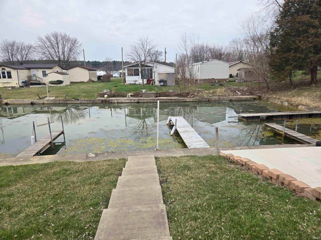 11 Ems B6a Lane, Leesburg, IN 46538