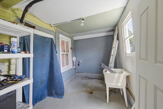 2627 W Montgomery Avenue, Chicago, IL 60632