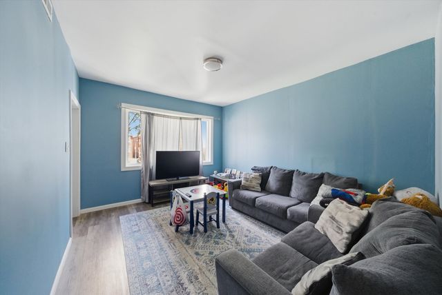 2627 W Montgomery Avenue, Chicago, IL 60632