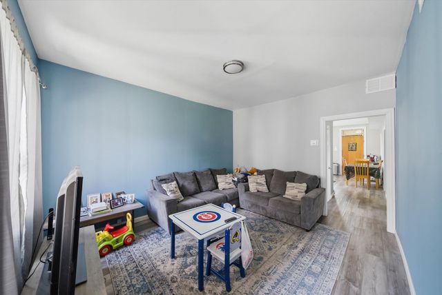 2627 W Montgomery Avenue, Chicago, IL 60632