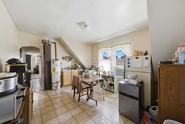 2627 W Montgomery Avenue, Chicago, IL 60632