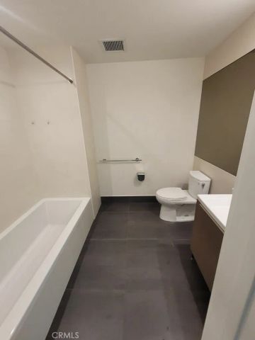 889 Francisco Street 3702, Los Angeles, CA 90017