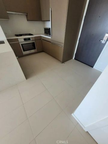 889 Francisco Street 3702, Los Angeles, CA 90017