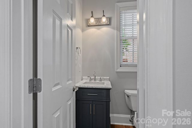 6415 Wakehurst Road, Charlotte, NC 28226