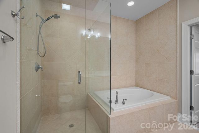6415 Wakehurst Road, Charlotte, NC 28226