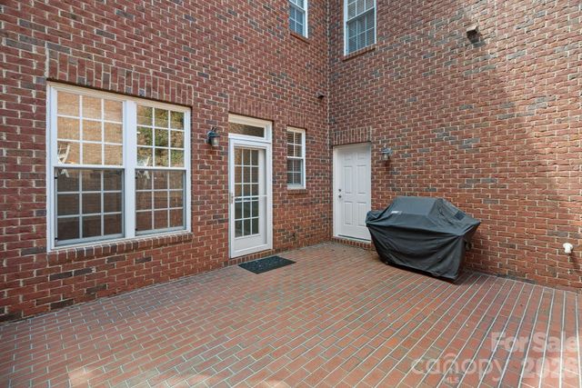 6415 Wakehurst Road, Charlotte, NC 28226