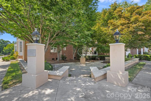 6415 Wakehurst Road, Charlotte, NC 28226