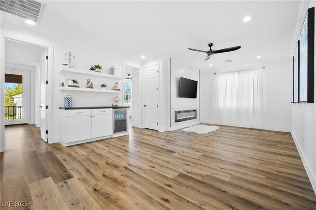 9521 Queen Charlotte Drive, Las Vegas, NV 89145