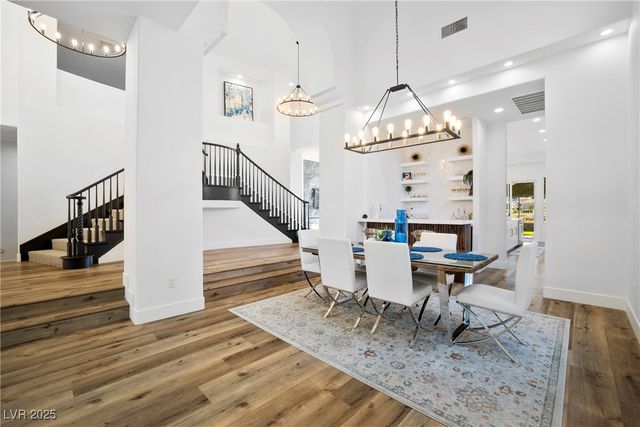 9521 Queen Charlotte Drive, Las Vegas, NV 89145