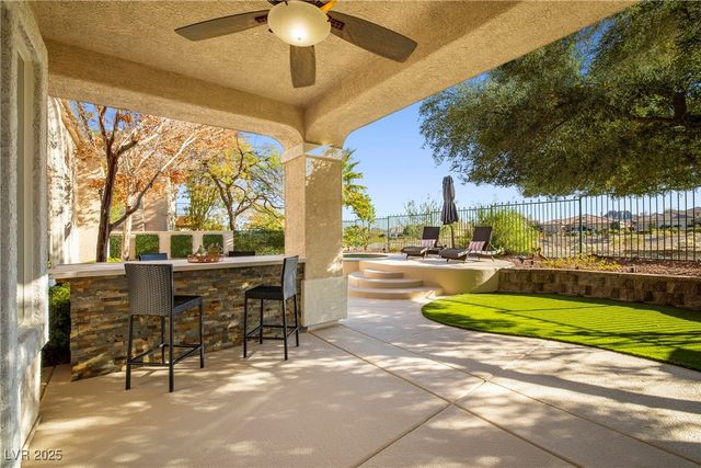 9521 Queen Charlotte Drive, Las Vegas, NV 89145