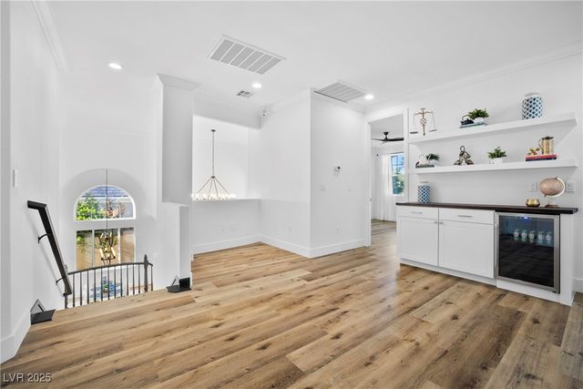 9521 Queen Charlotte Drive, Las Vegas, NV 89145