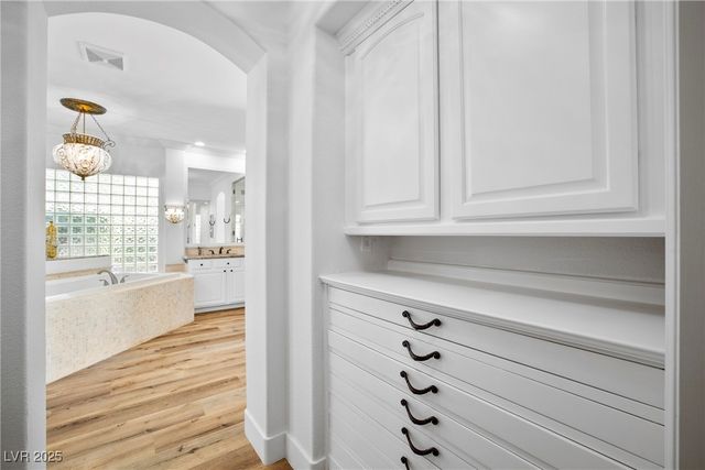 9521 Queen Charlotte Drive, Las Vegas, NV 89145