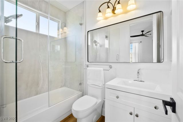 9521 Queen Charlotte Drive, Las Vegas, NV 89145