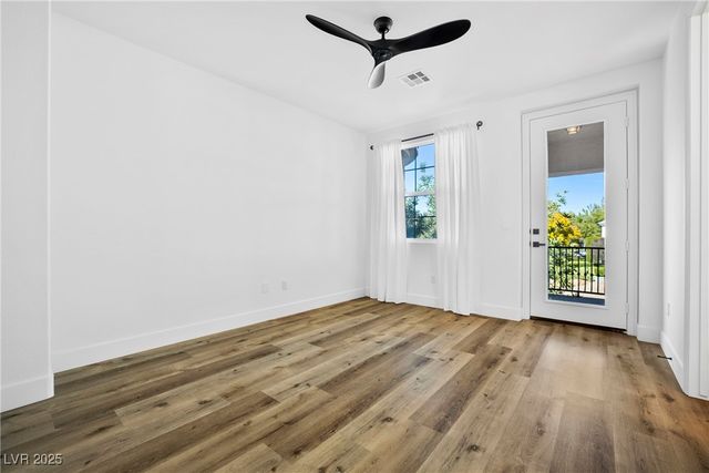 9521 Queen Charlotte Drive, Las Vegas, NV 89145