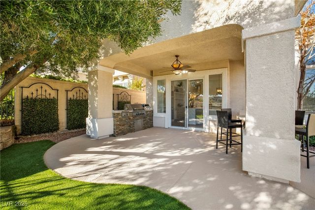 9521 Queen Charlotte Drive, Las Vegas, NV 89145