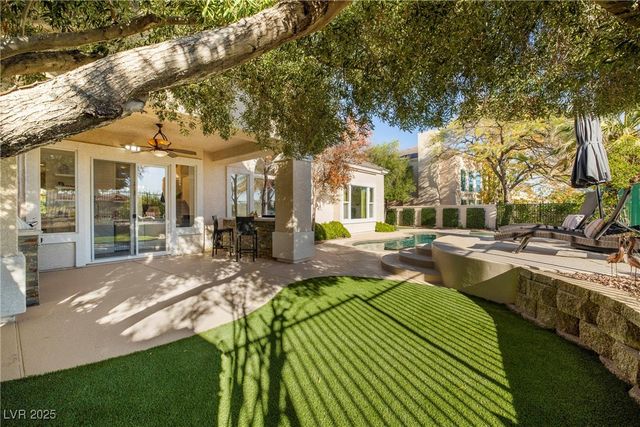 9521 Queen Charlotte Drive, Las Vegas, NV 89145