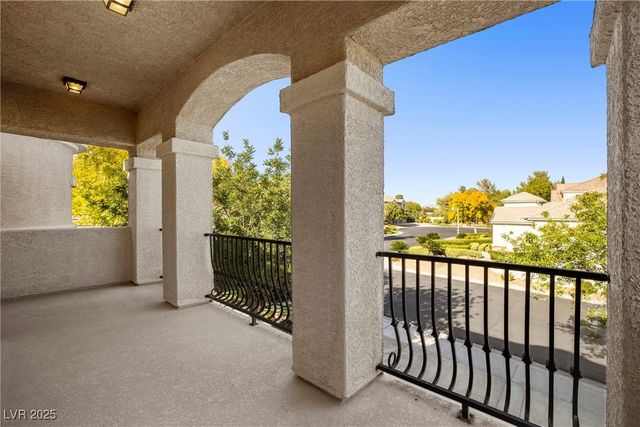 9521 Queen Charlotte Drive, Las Vegas, NV 89145