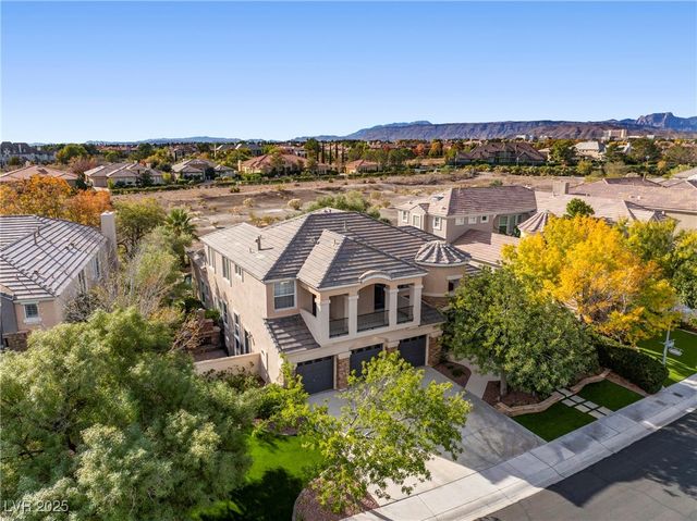 9521 Queen Charlotte Drive, Las Vegas, NV 89145