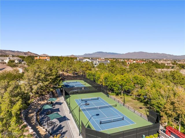 9521 Queen Charlotte Drive, Las Vegas, NV 89145