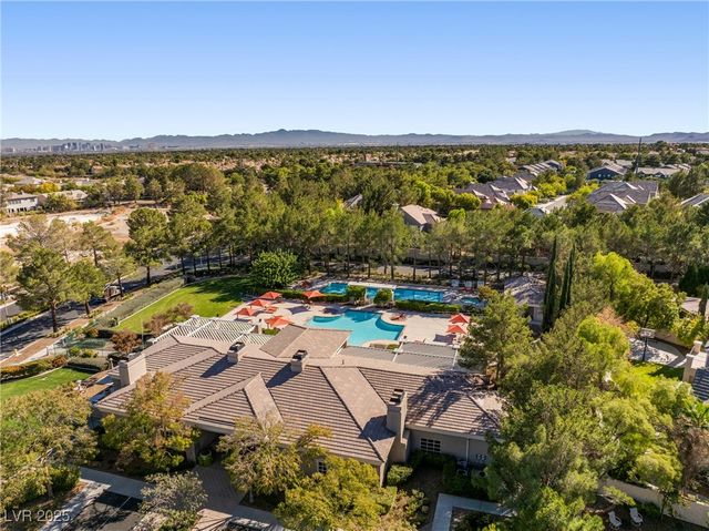 9521 Queen Charlotte Drive, Las Vegas, NV 89145