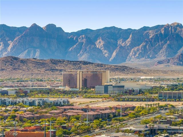 9521 Queen Charlotte Drive, Las Vegas, NV 89145