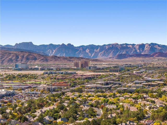 9521 Queen Charlotte Drive, Las Vegas, NV 89145