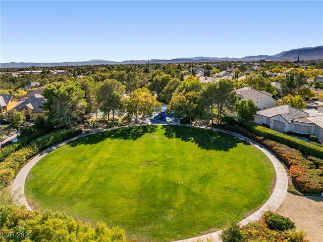 9521 Queen Charlotte Drive, Las Vegas, NV 89145