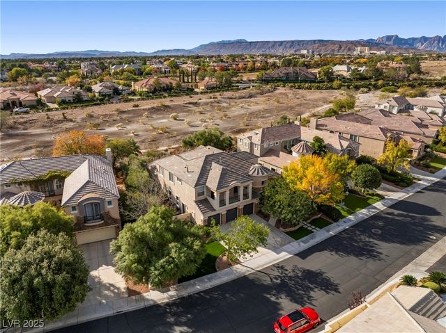 9521 Queen Charlotte Drive, Las Vegas, NV 89145