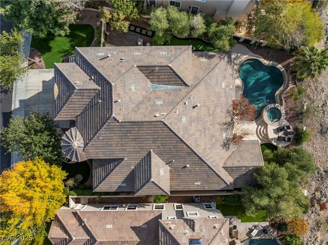 9521 Queen Charlotte Drive, Las Vegas, NV 89145