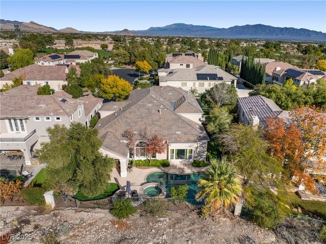 9521 Queen Charlotte Drive, Las Vegas, NV 89145