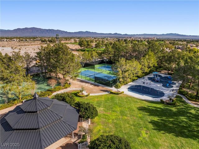 9521 Queen Charlotte Drive, Las Vegas, NV 89145