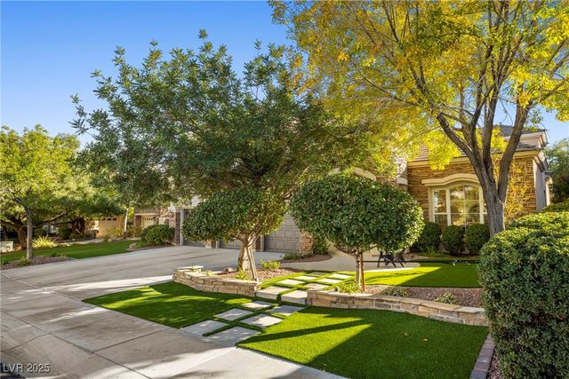 9521 Queen Charlotte Drive, Las Vegas, NV 89145