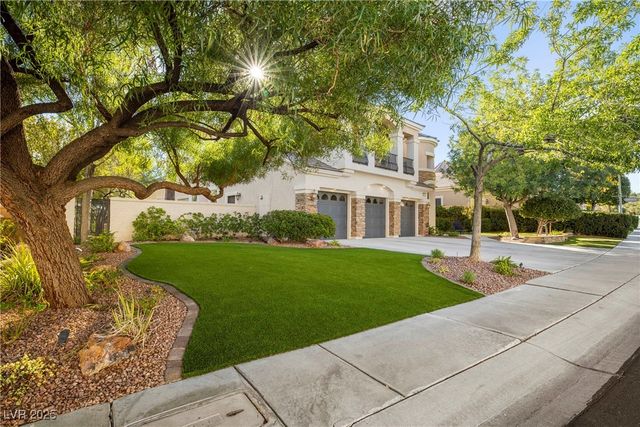 9521 Queen Charlotte Drive, Las Vegas, NV 89145