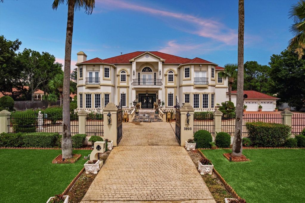 3903 Bogota Drive, Pasadena, TX 77505