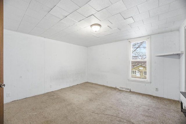 418 E HANCOCK STREET, New London, WI 54961