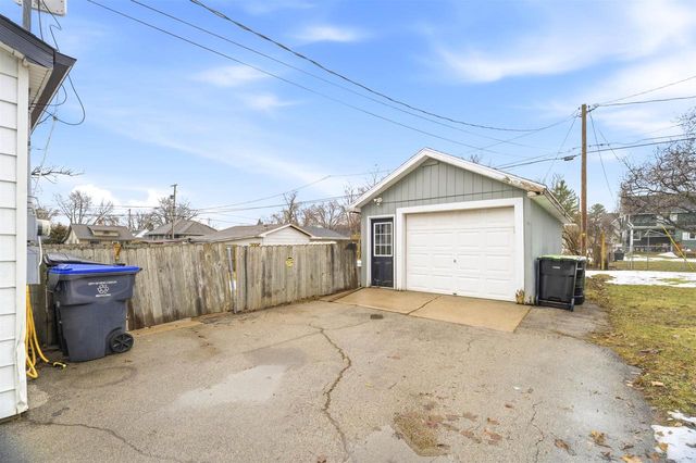 418 E HANCOCK STREET, New London, WI 54961