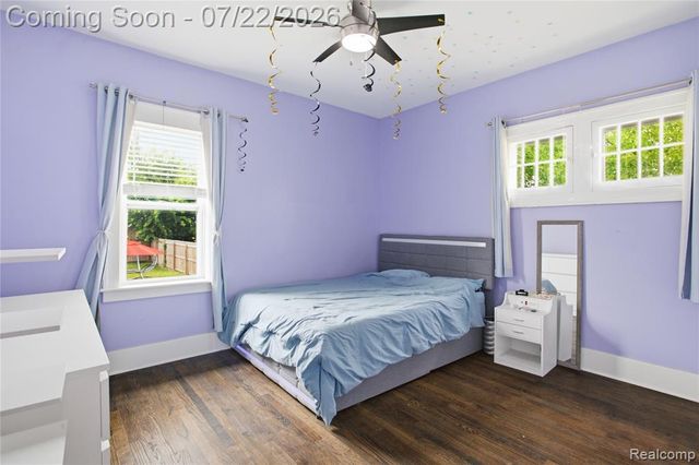 32127 Utica Road, Fraser, MI 48026