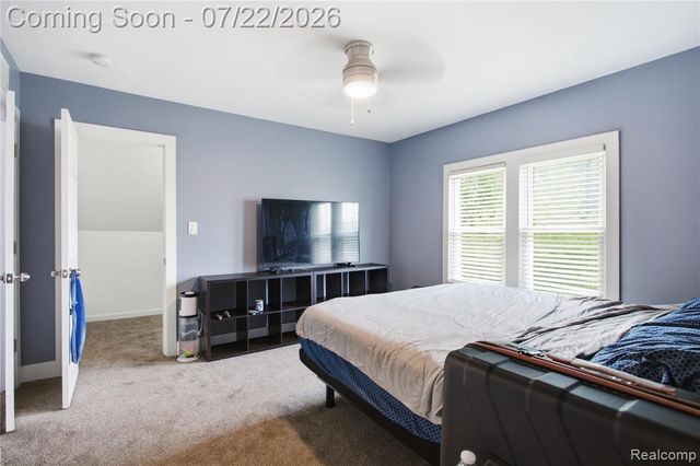 32127 Utica Road, Fraser, MI 48026
