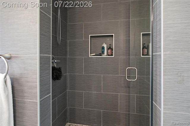 32127 Utica Road, Fraser, MI 48026