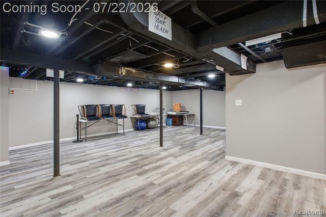 32127 Utica Road, Fraser, MI 48026
