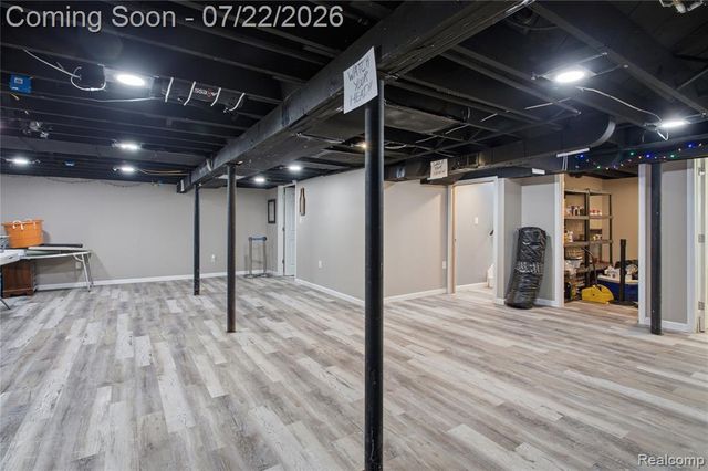 32127 Utica Road, Fraser, MI 48026