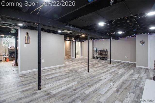 32127 Utica Road, Fraser, MI 48026