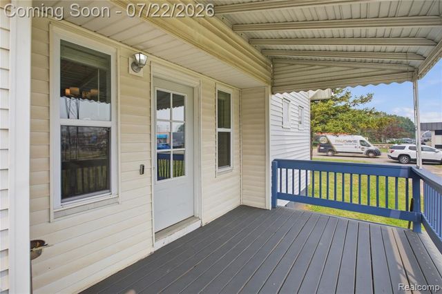32127 Utica Road, Fraser, MI 48026