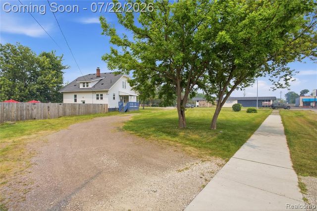 32127 Utica Road, Fraser, MI 48026