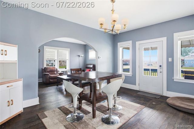 32127 Utica Road, Fraser, MI 48026